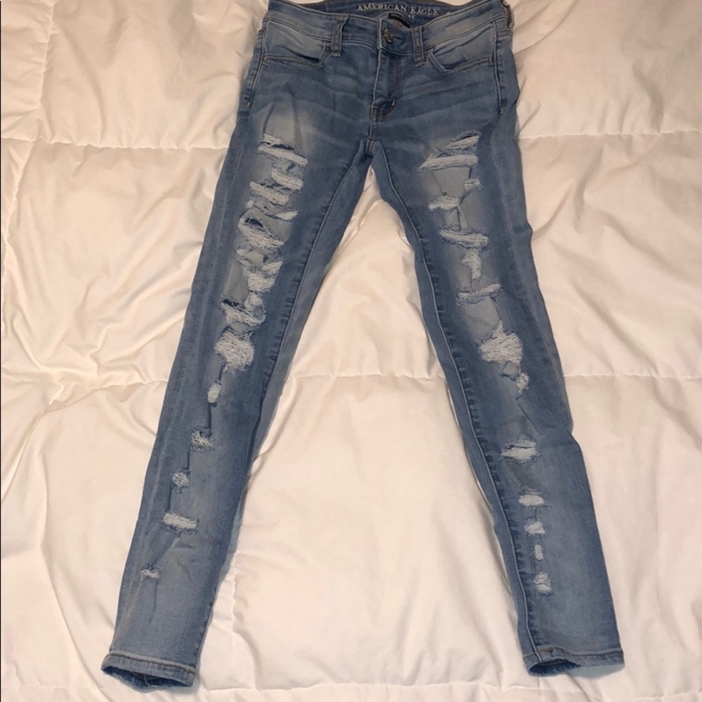 American Eagle ripped light wash jeggings